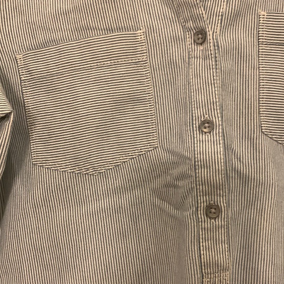 Womens J.Jill Denim shirt. - Picture 3 of 8